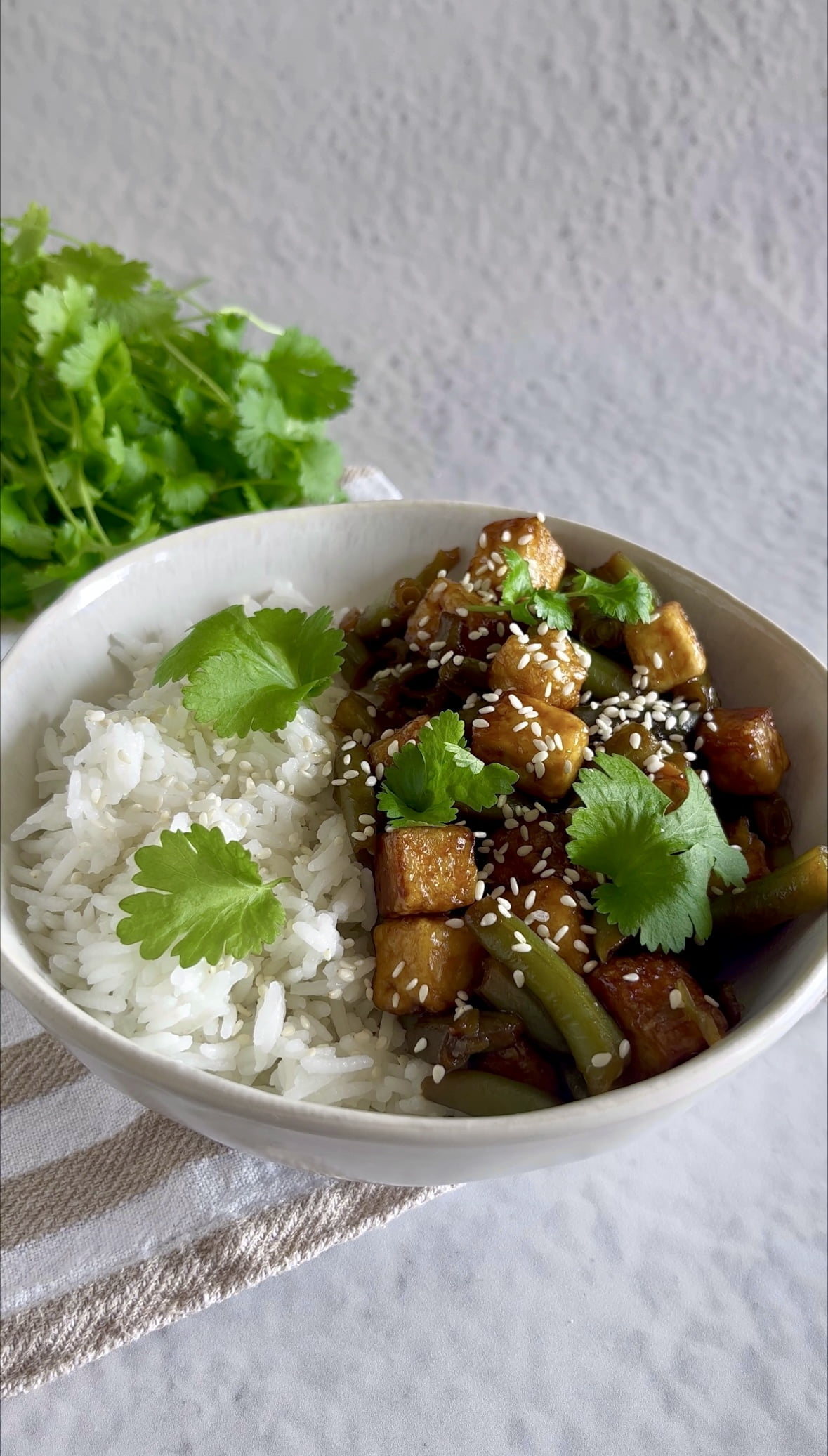 Tofu z fasolką w aromatycznym sosie