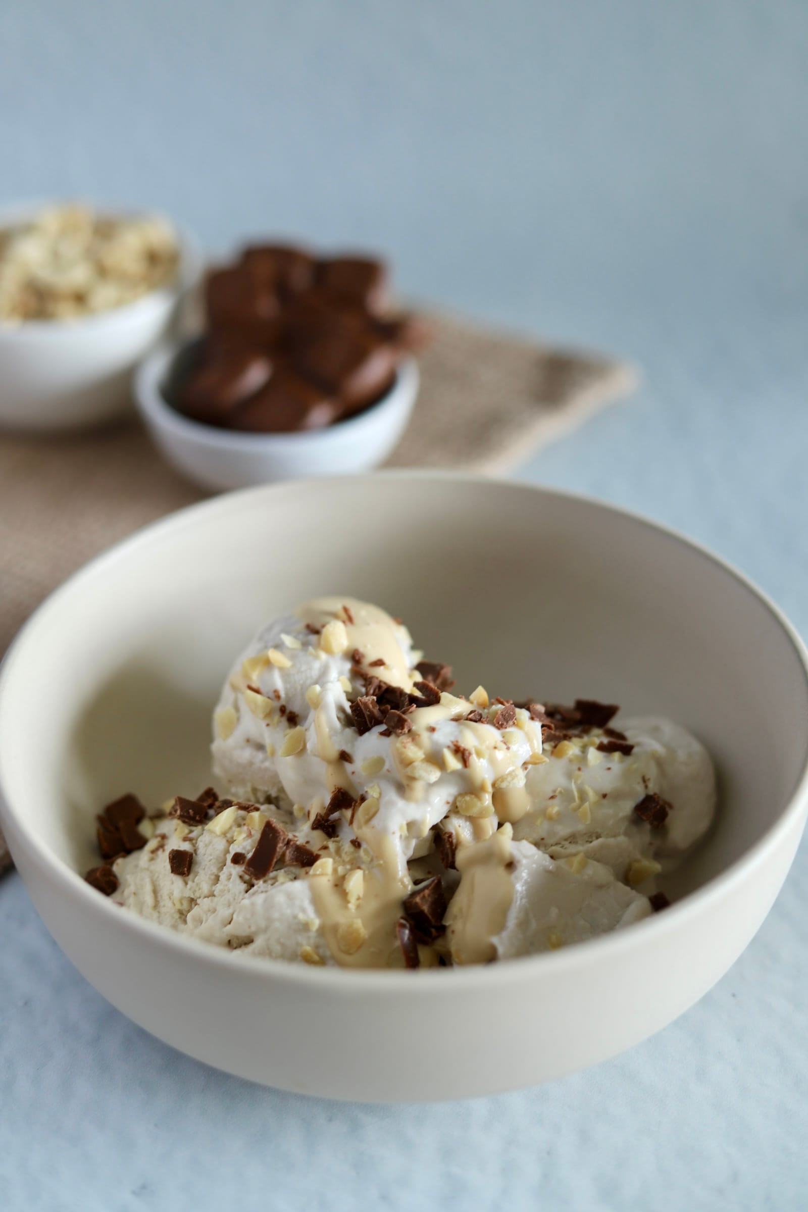 Wysokobiałkowe lody z serka wiejskiego