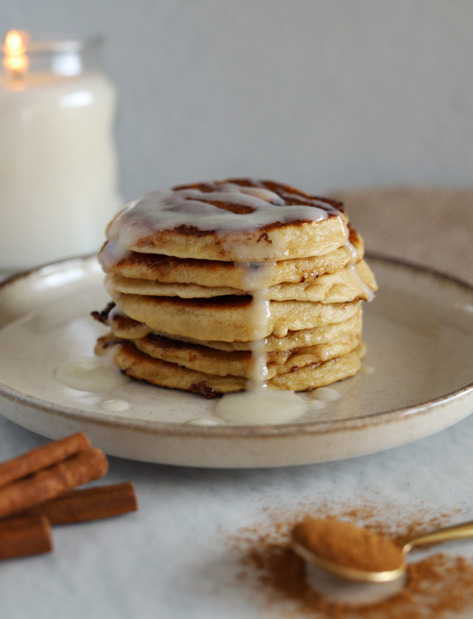 Cinnamon roll pancakes