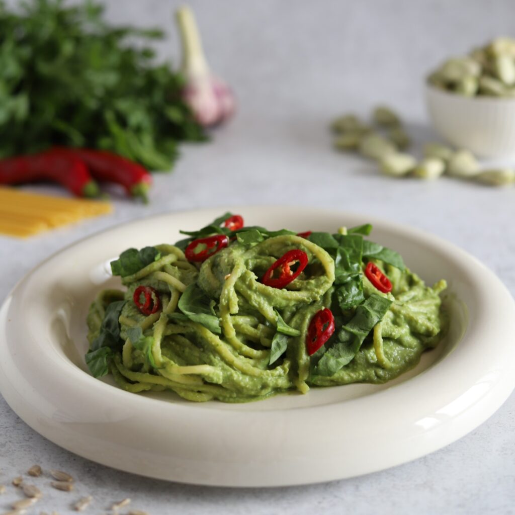 Spaghetti z pesto z bobu